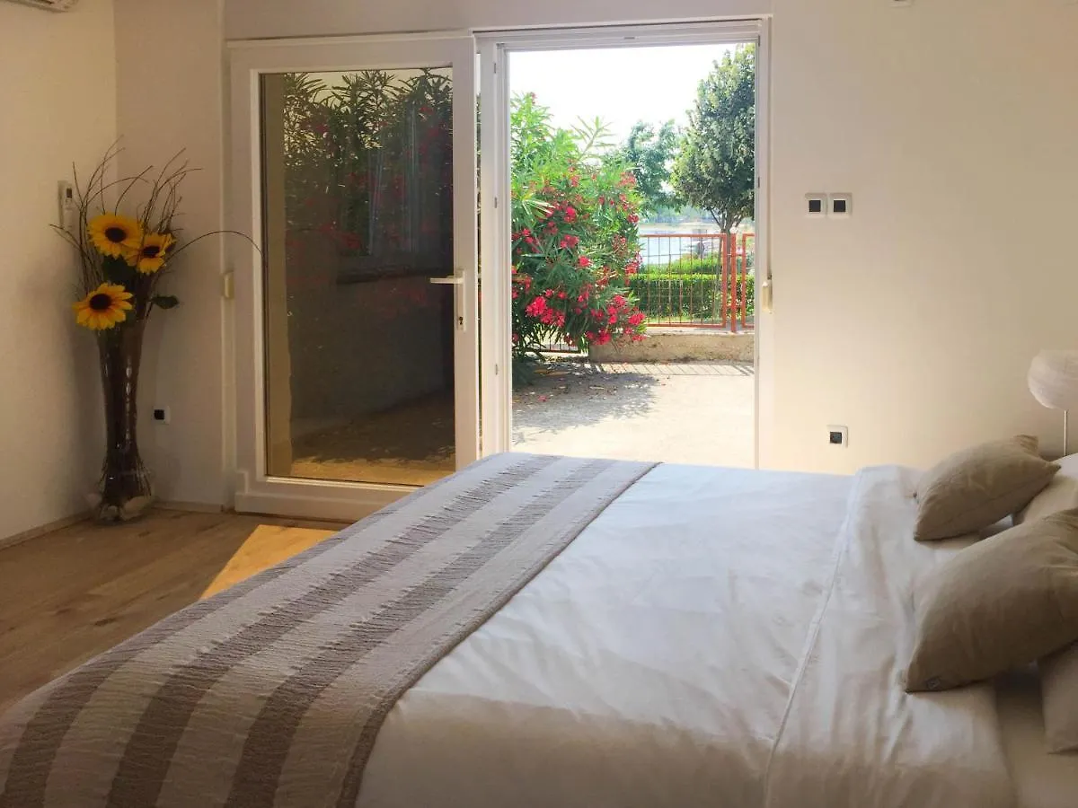Elysium Apartment Pula 0*,  Croatia